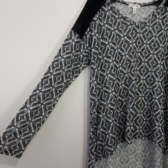 BETHANY MOTA Geometric Tunic Sweater - Picture 2 of 5